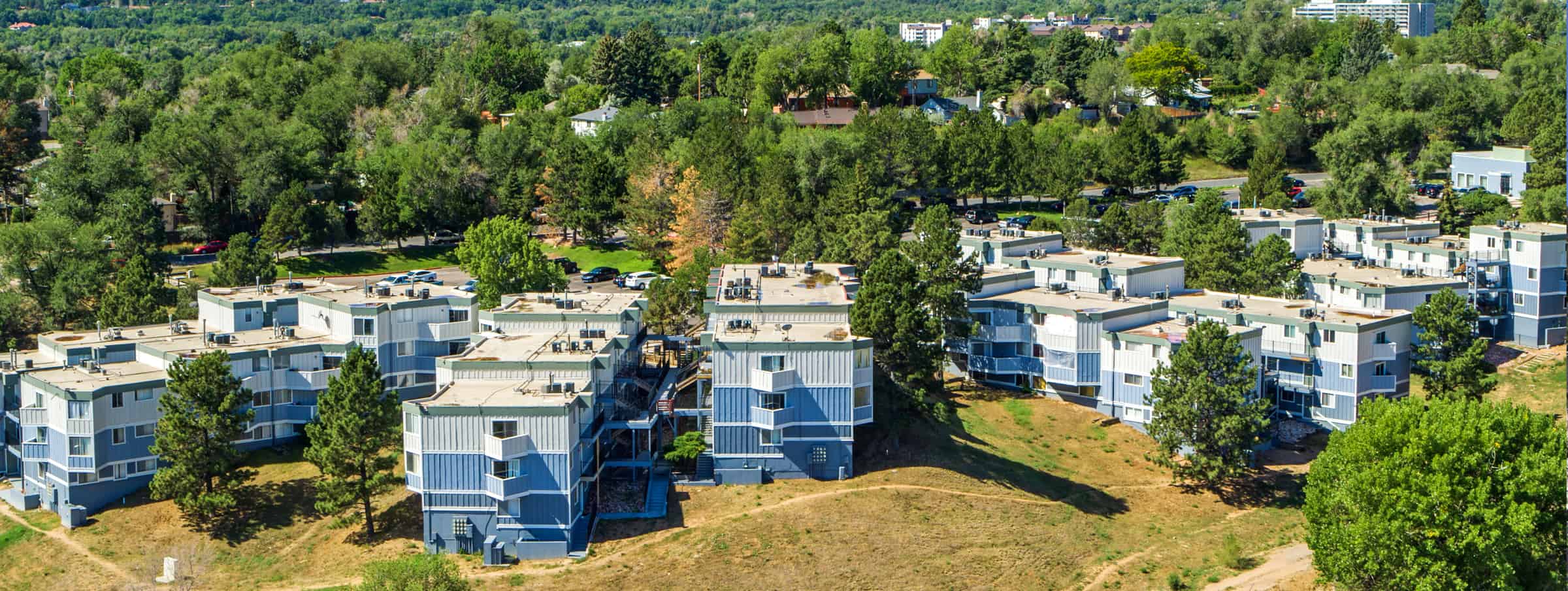 Colorado Springs Apartment Complex Sells for over 150,000 per Unit Colliers