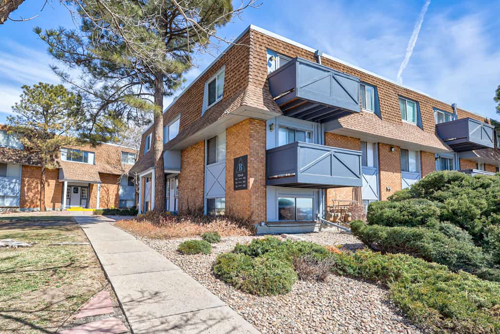 Boulder Crossroads Apartments Colliers